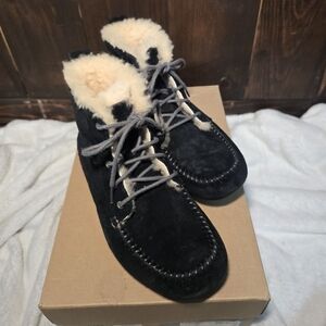 UGG Women's Chickaree Boots